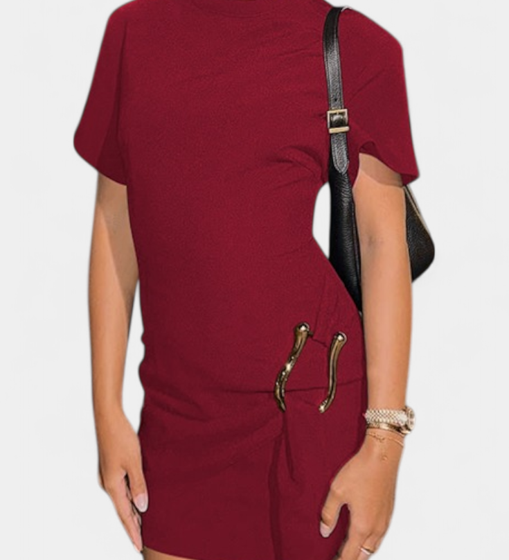 Coraline Mini Jurk met Gedrapeerde Taille en Gouden Gesp