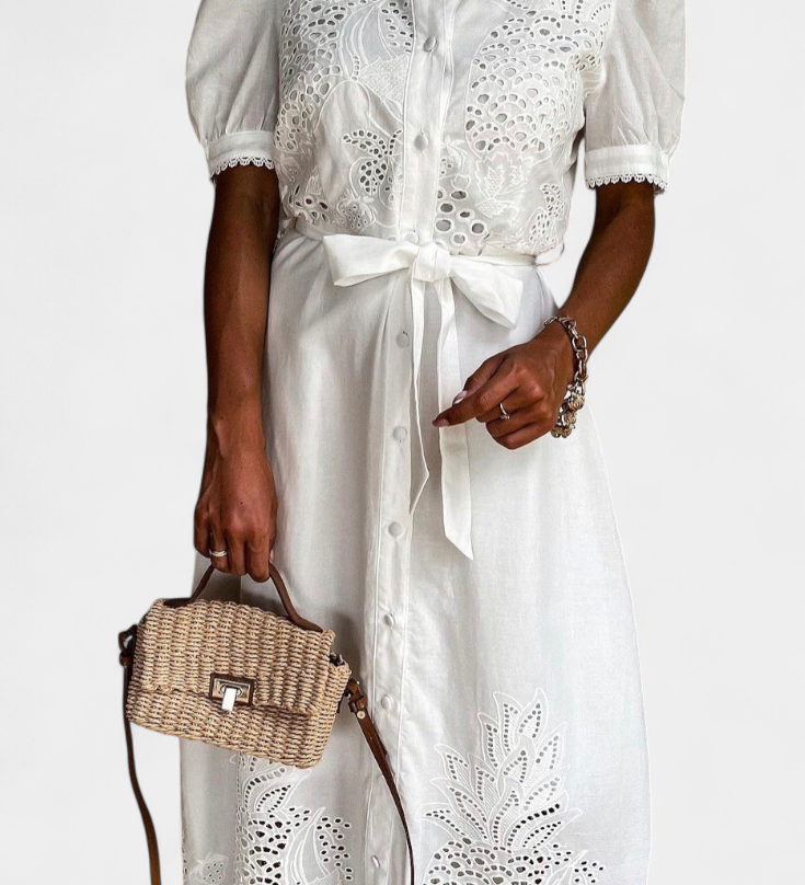Geborduurd Nerea Shirtjurk met Riem en Puff Mouwen