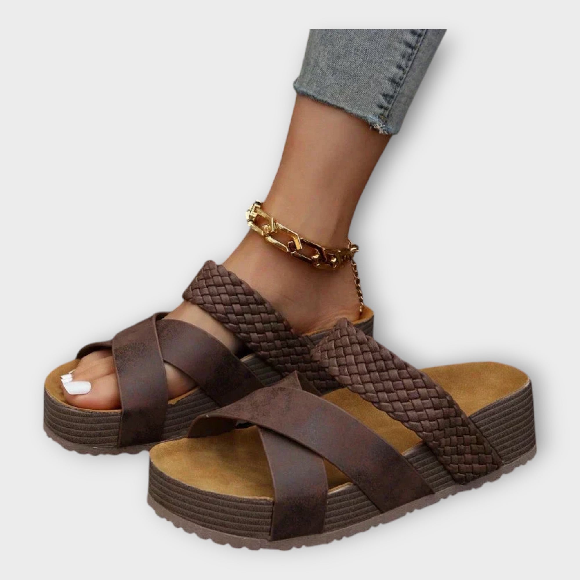 Platforms met Gevlochten Details en Brede Bandjes